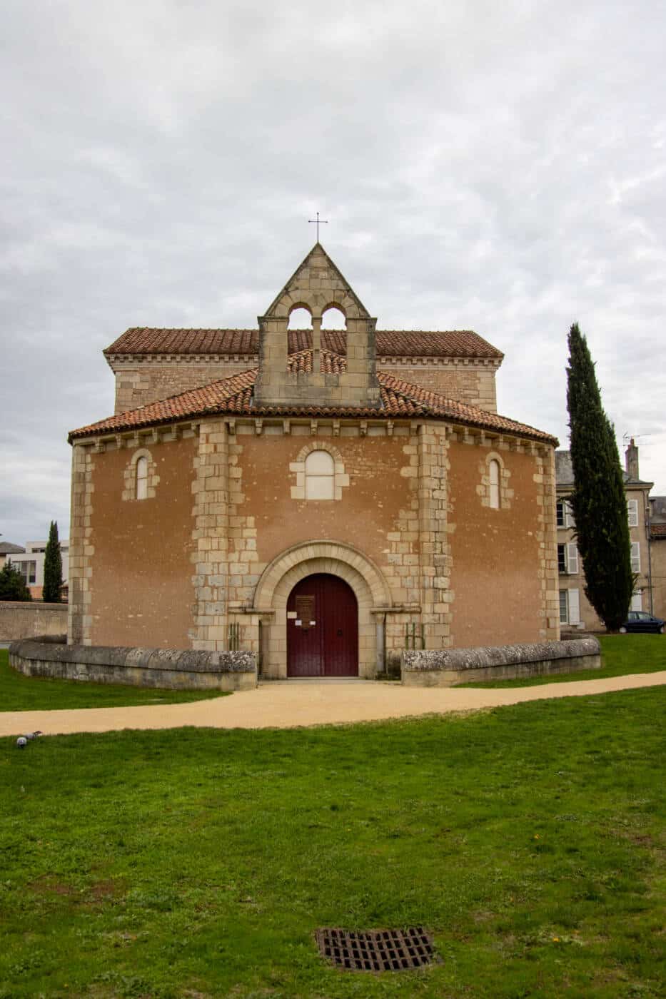 Façade du Baptistère Saint Jean