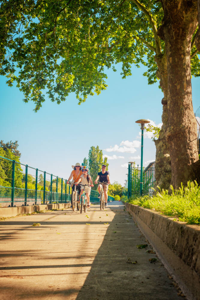 Famille en vélo à Châtellerault