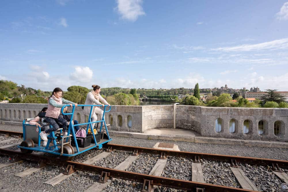 Les Amoureux du Vélorail