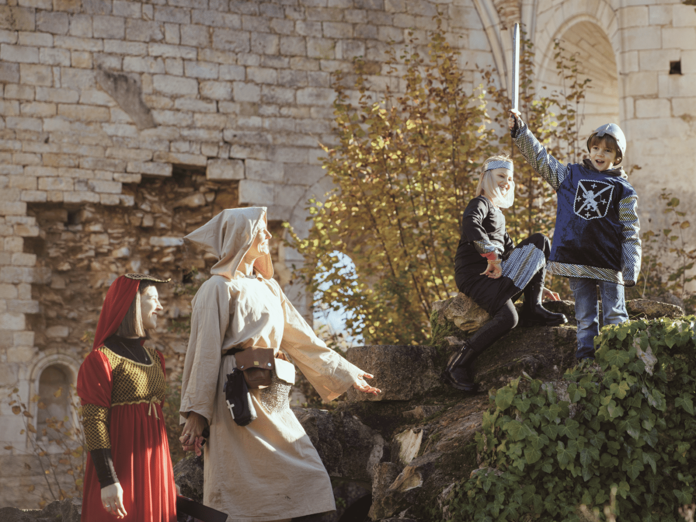 Devis groupes enfants avec déguisements à l'Abbaye de La Réau